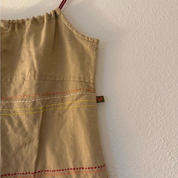 Y2K Roxy Beige linen Embroidered Mini Dress with Red Straps - Picture 2 of 5